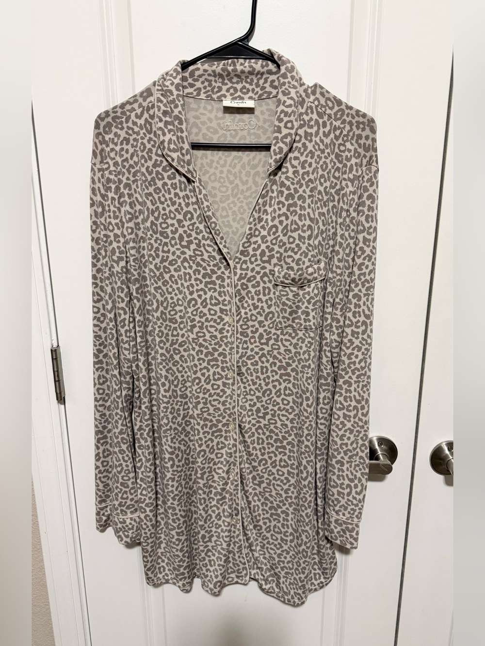 Comfrt long sleeve sleep shirt size Large Luna Lounge desert leopard